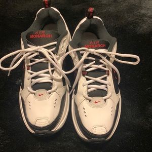 Nike Air Monarch